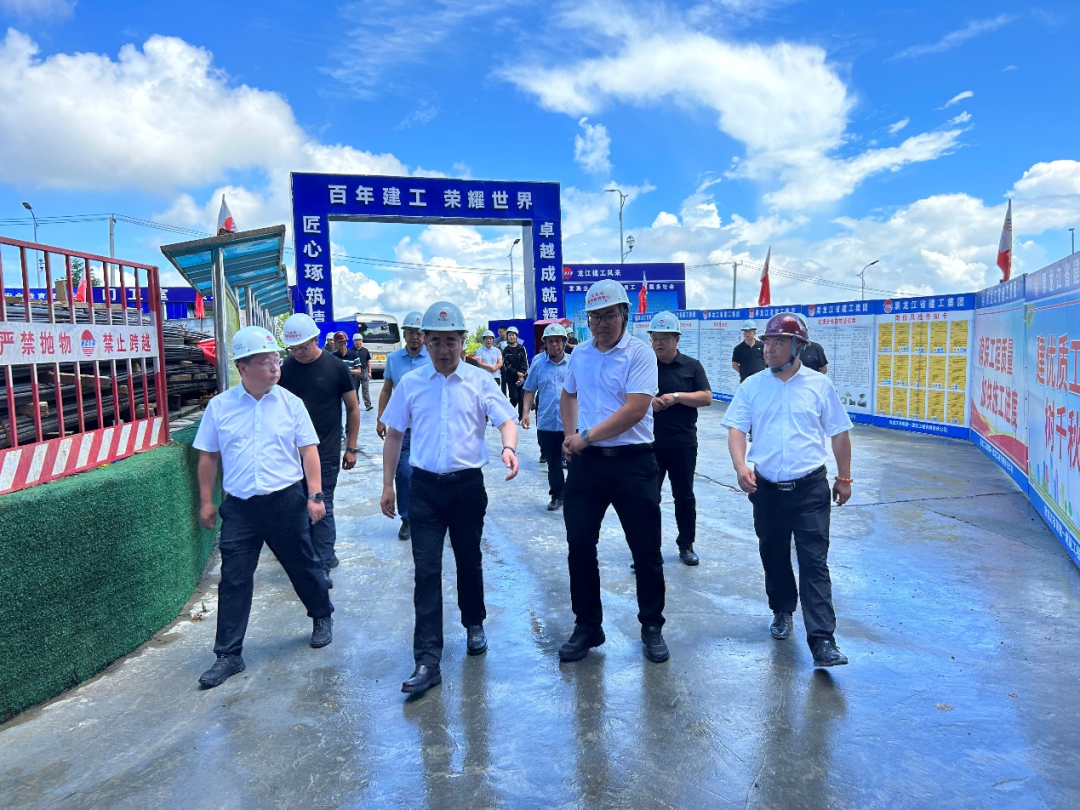 【工作落實(shí)年】七臺(tái)河市領(lǐng)導(dǎo)蒞臨黑建一公司七臺(tái)河市南岸花園三期項(xiàng)目部檢查指導(dǎo)工作